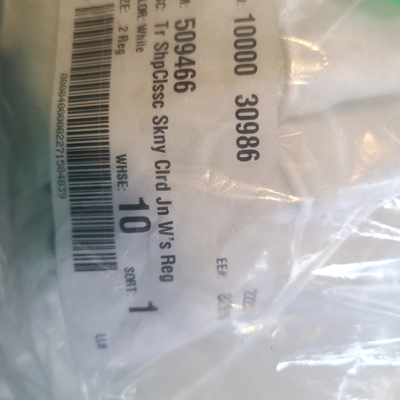 L.L. BEAN Classic Fit Skinny Jeans. White. Reg 2. - Picture 12 of 12